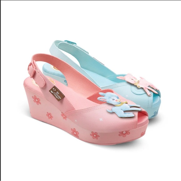 Chocolaticas® Deer Women's Sandal - Picture 4 of 5